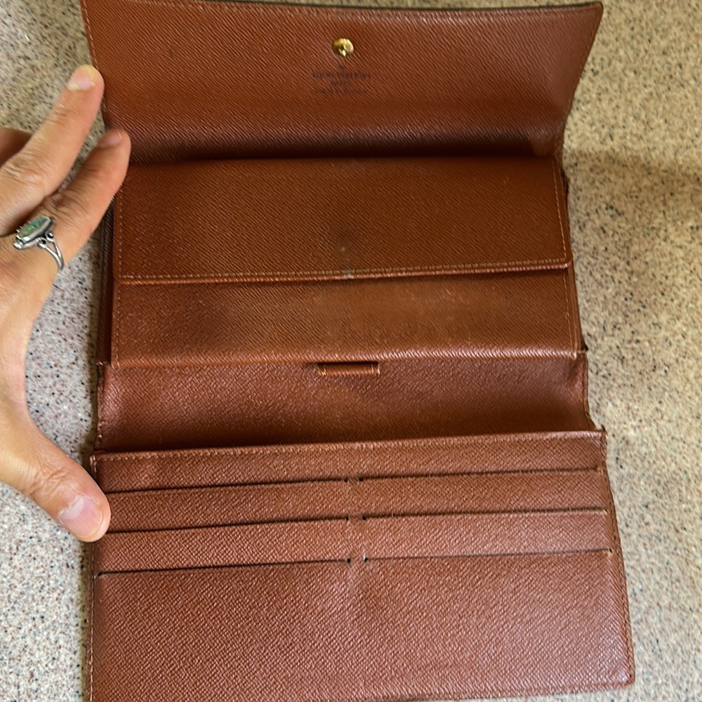 Louis Vuitton Wallet ( authentic ) - Picture 4 of 10
